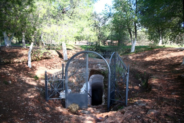 Entrance to churches in the small crater - Didyma cave